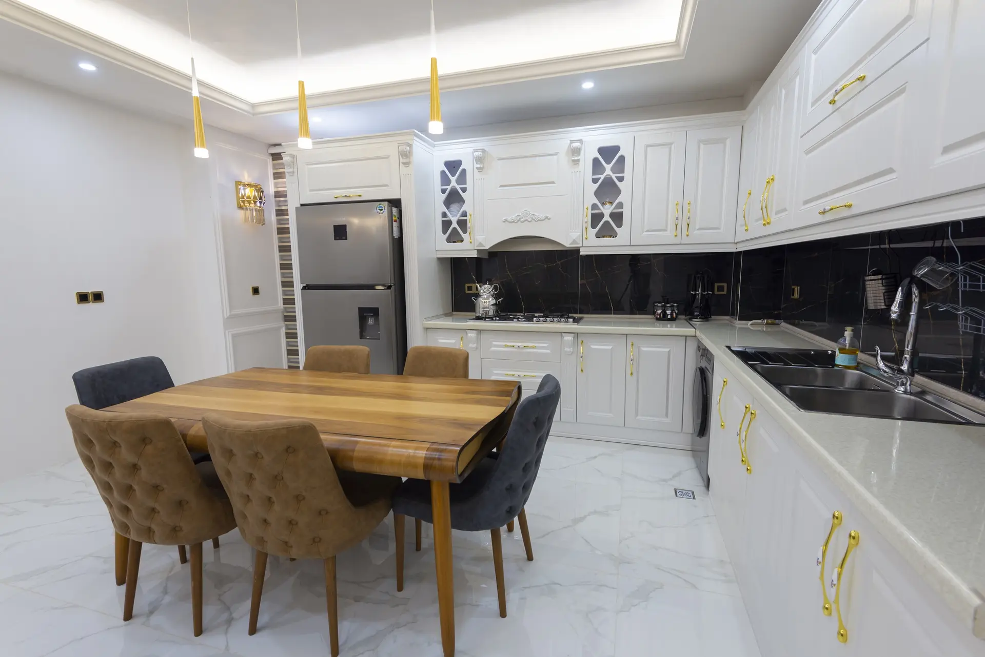 عمارت جنگلی پارادایس با استخر آبگرم