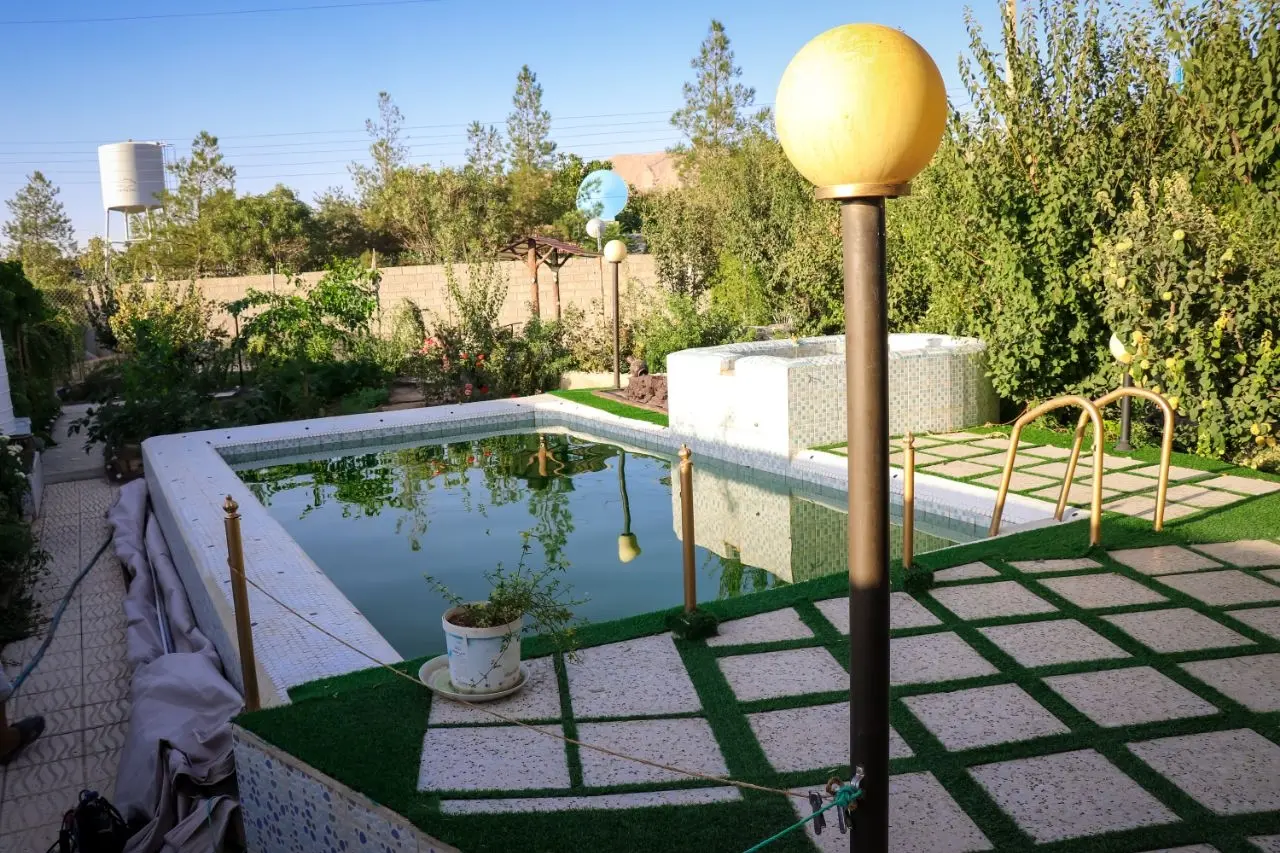 باغ ویلا استخردار با آب سرد