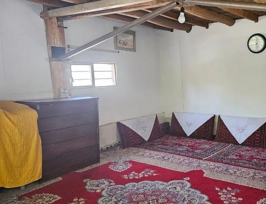 کلبه حیاط دار گردو در کرمانشاه