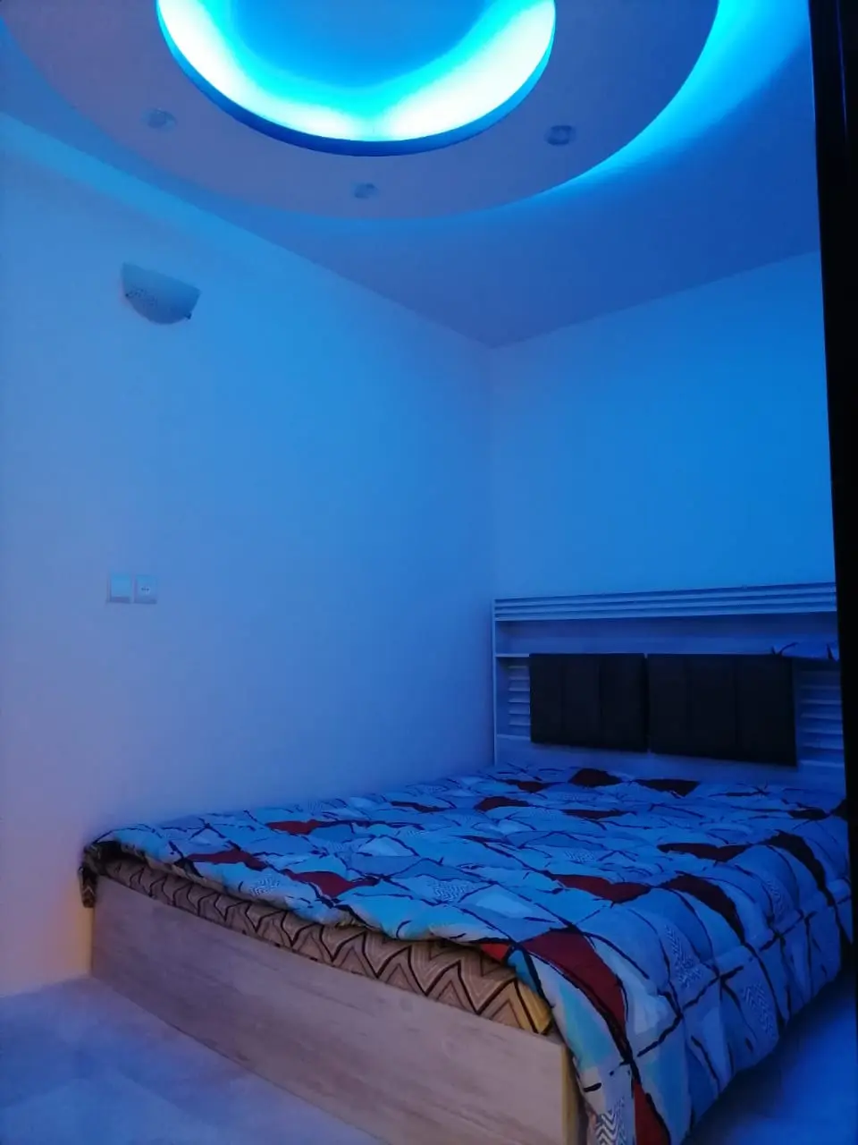 ویلای 3 خواب استخر دار لوکس باغ بهادران