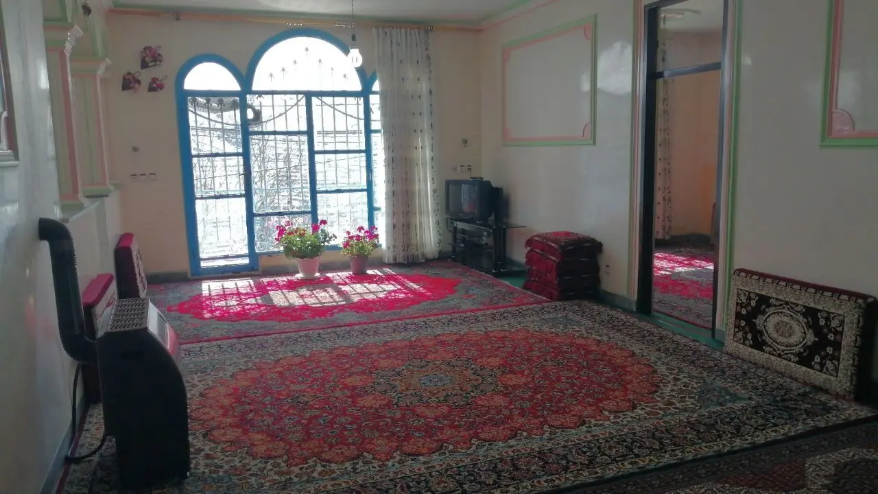 اقامتگاه دوخوابه در اورامان تخت