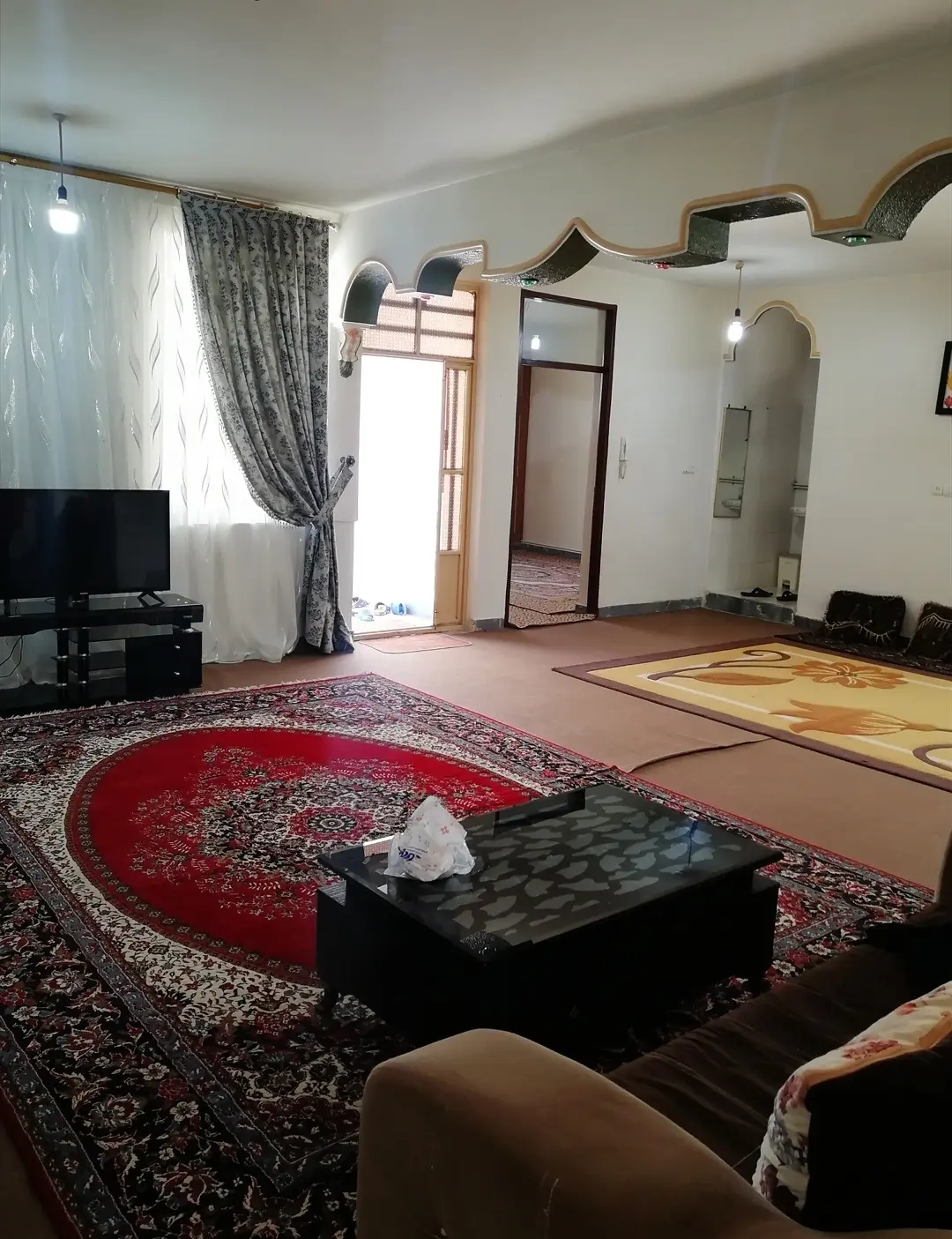 آپارتمان حیاط دار شیک و مجهز