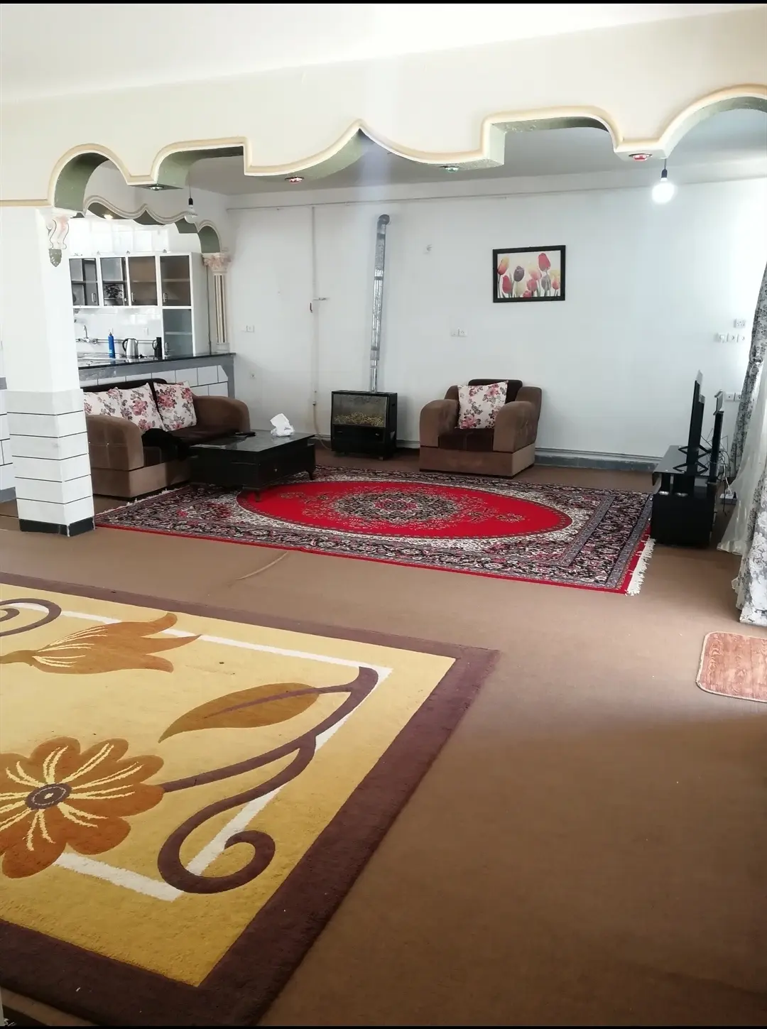 آپارتمان حیاط دار شیک و مجهز