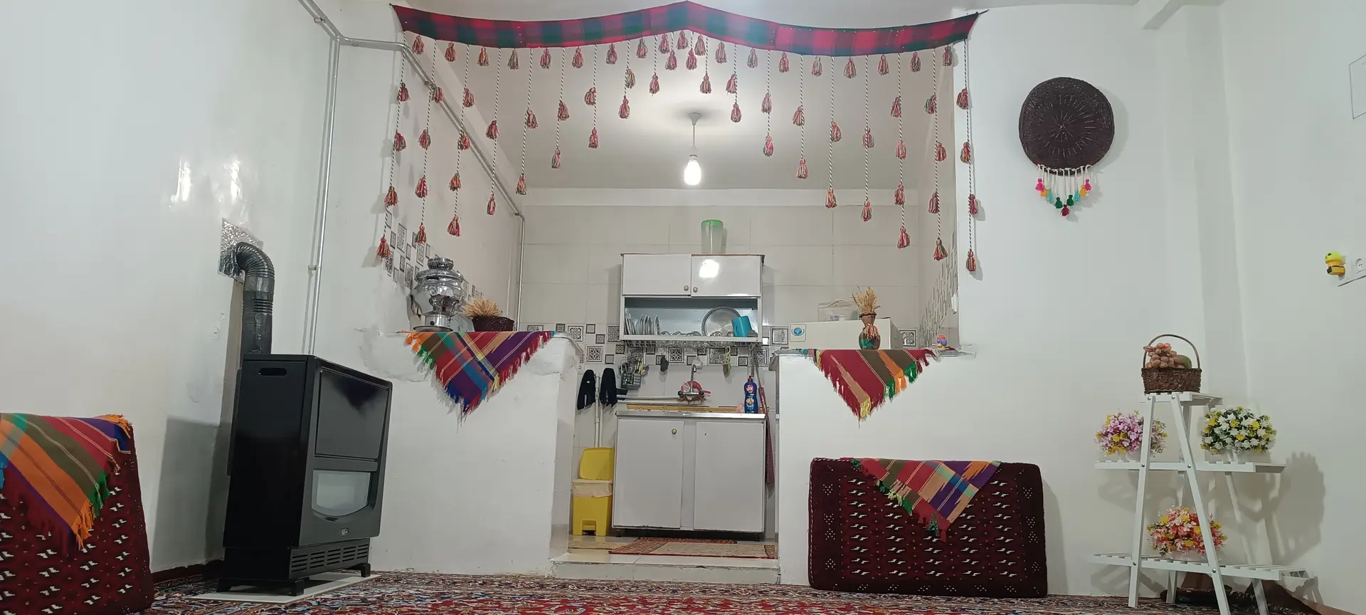 اقامتگاه کارزان با پارکینگ اختصاصی پاوه داریان