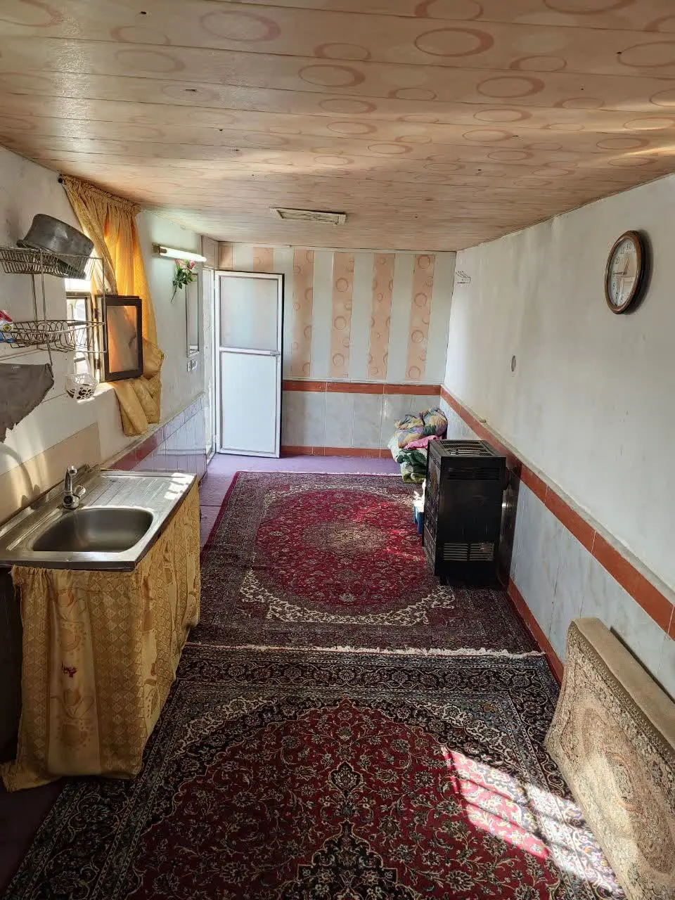 سوئیت گل شمعدانی در کاشان
