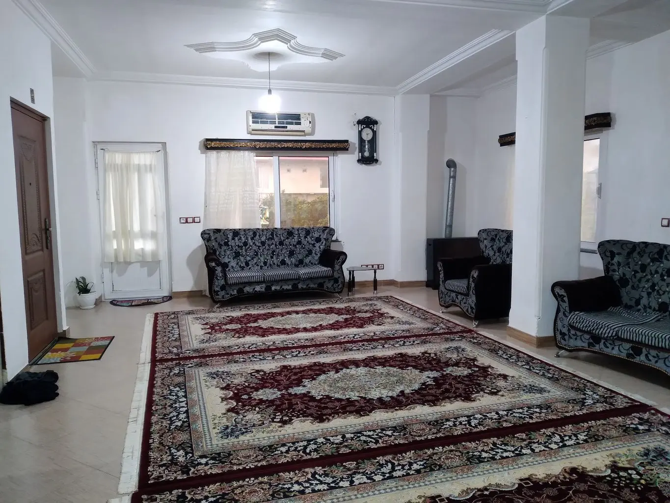 ویلای روستایی نزدیک به رستوران خاور خانم