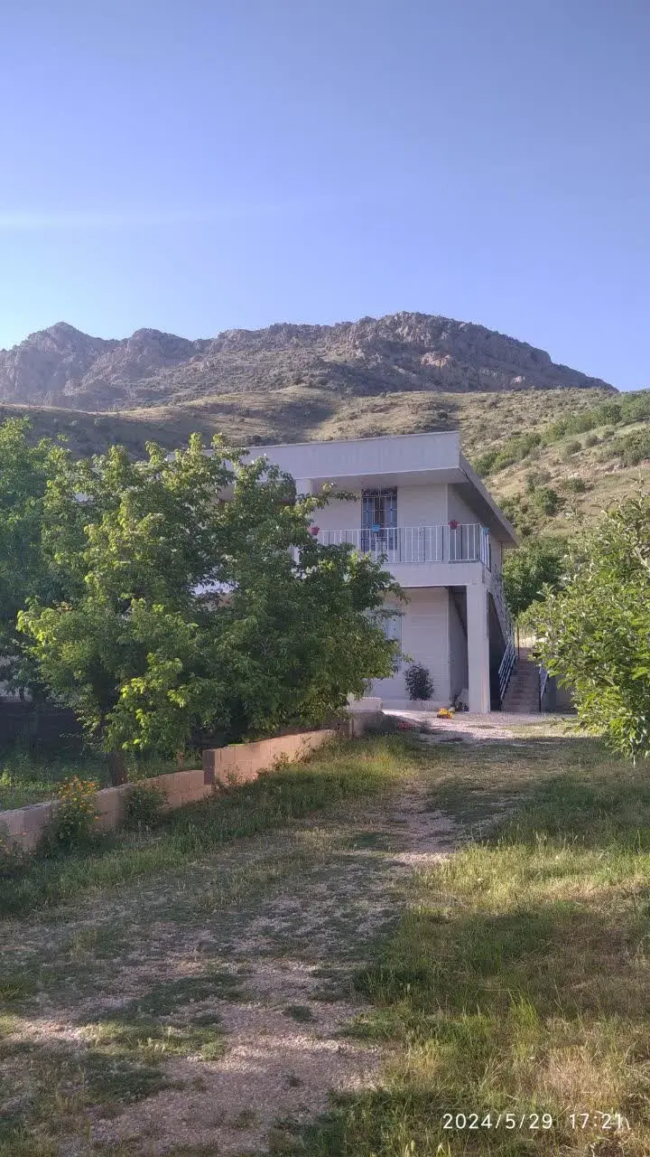 ویلای دو خوابه با منظره کوهستان