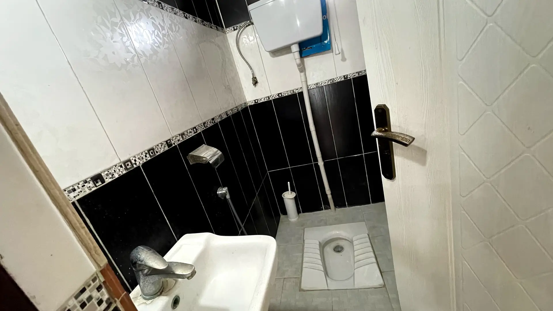 دوخواب استخرسرپوشیده جنگلی مِتکا