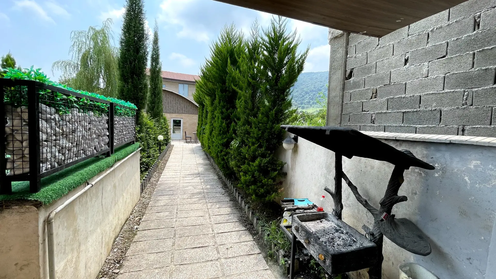 دوخواب استخرسرپوشیده جنگلی مِتکا