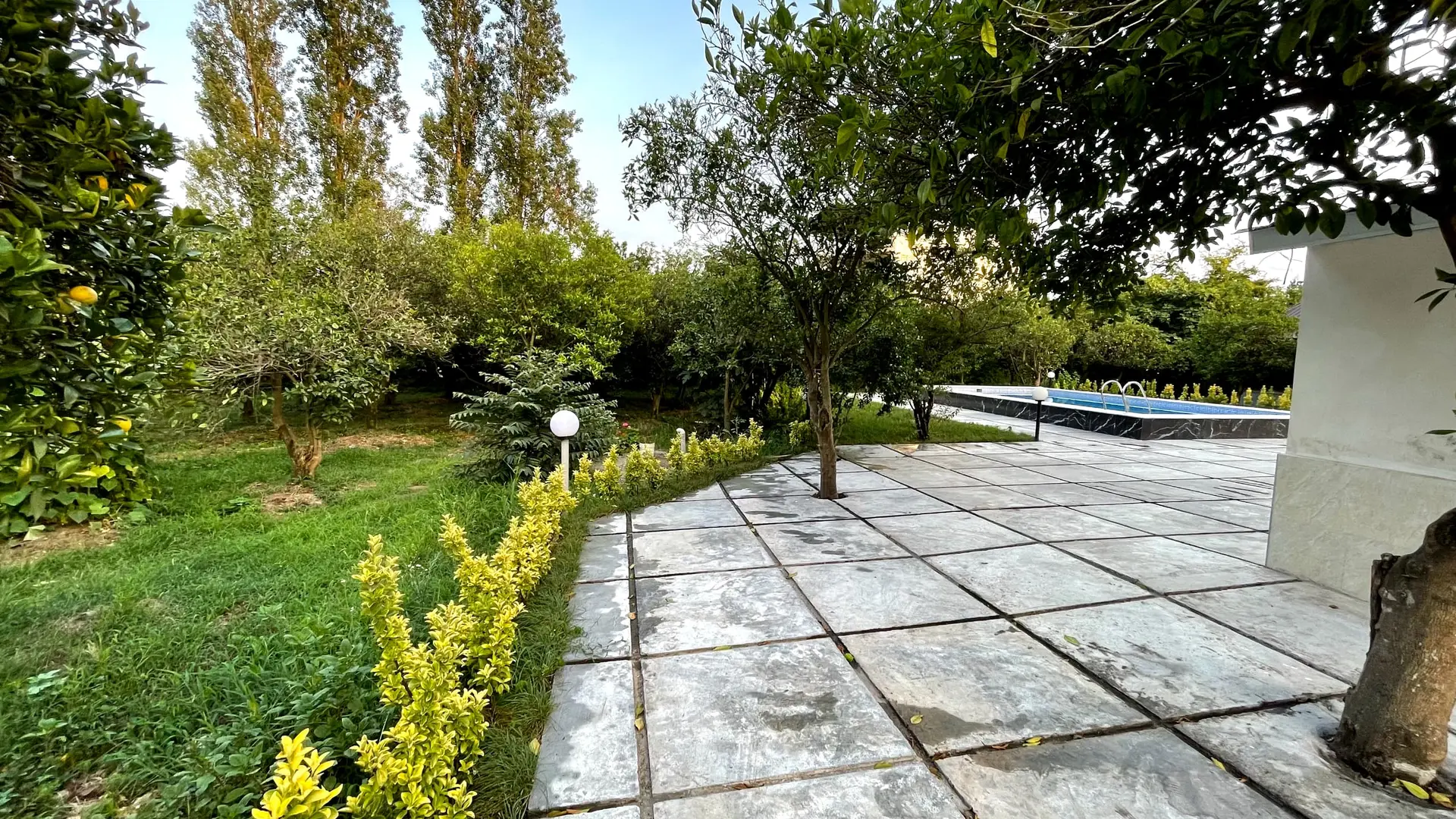 ویلاباغ چهارخواب استخرروباز سِرنا
