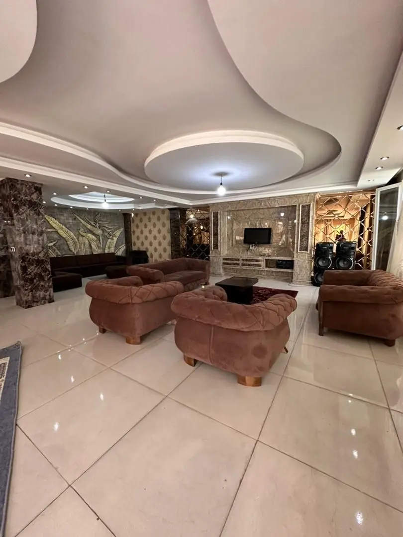 ویلا عمارت سه خوابه با استخر آبگرم