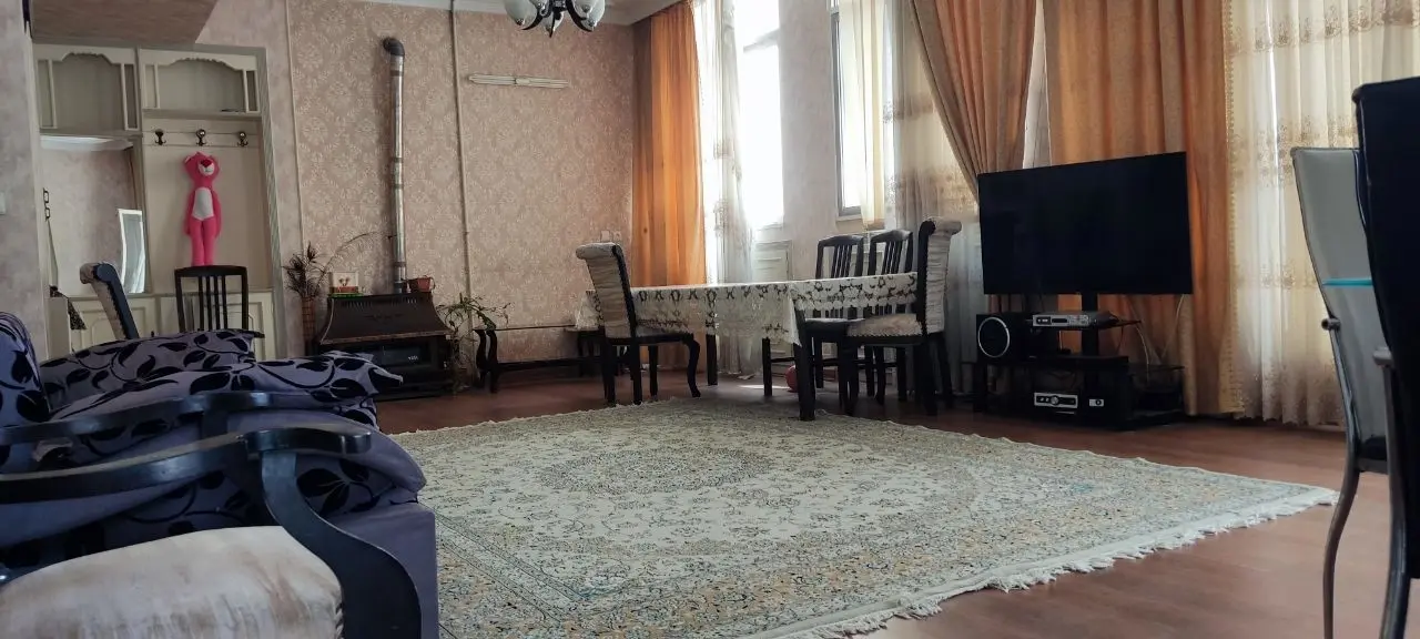 دو خوابه همکف دسترسی پیاده به اماکن تاریخی