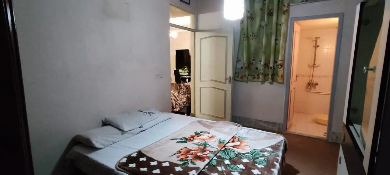 دو خوابه همکف دسترسی پیاده به اماکن تاریخی