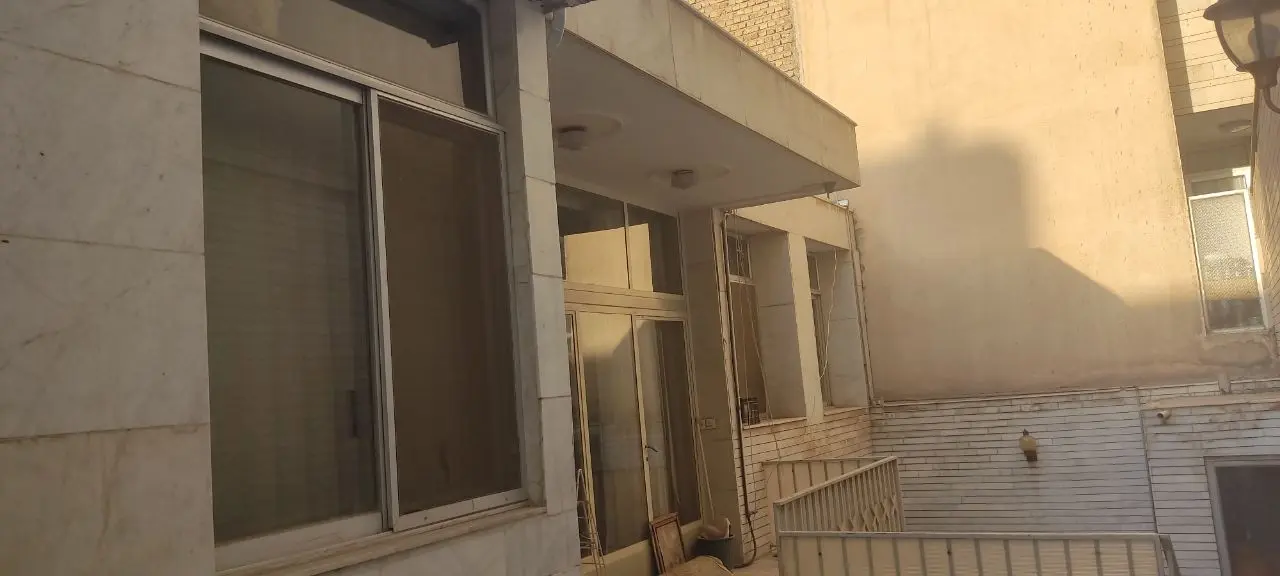 دو خوابه همکف دسترسی پیاده به اماکن تاریخی