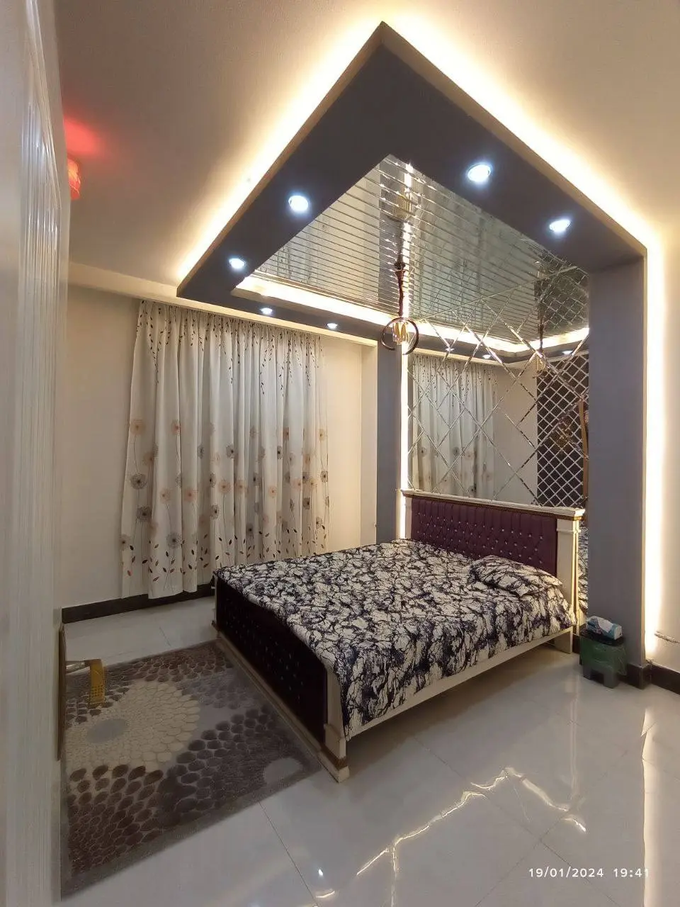ویلا با استخر آب گرم بلوار شاهنامه