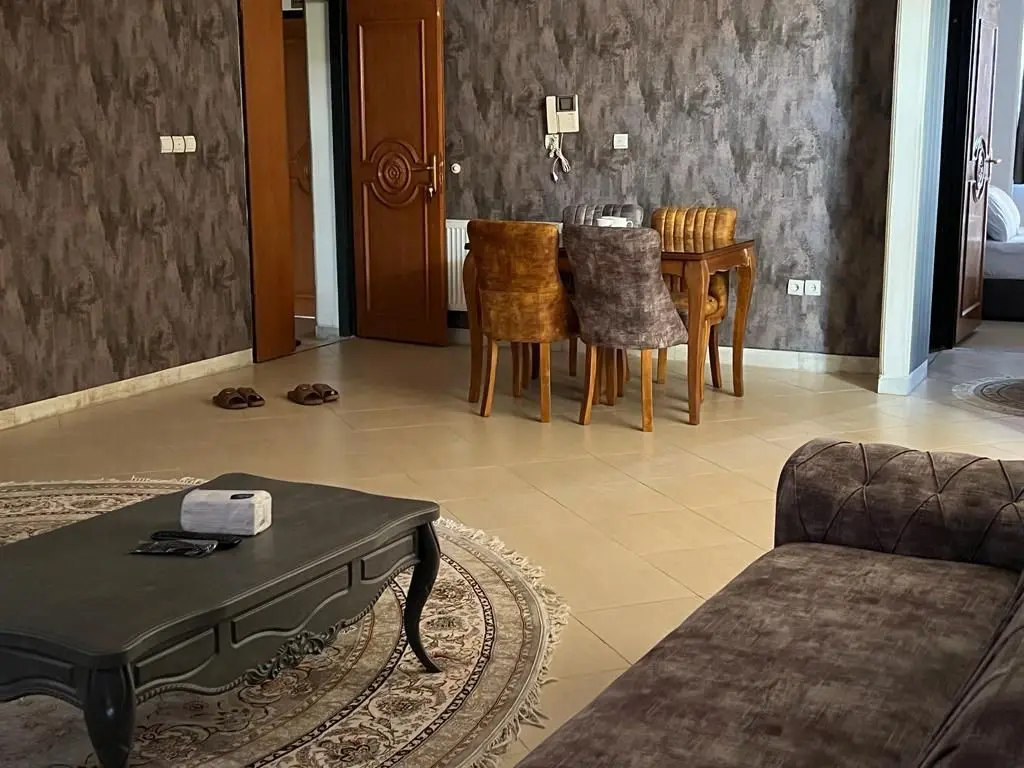 آپارتمان مبله شیک در عفیف آباد