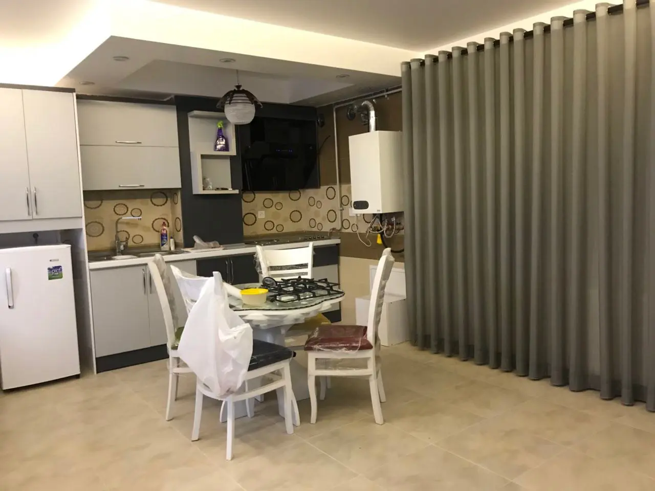 سوییت  در شهر ساحلی فرح اباد