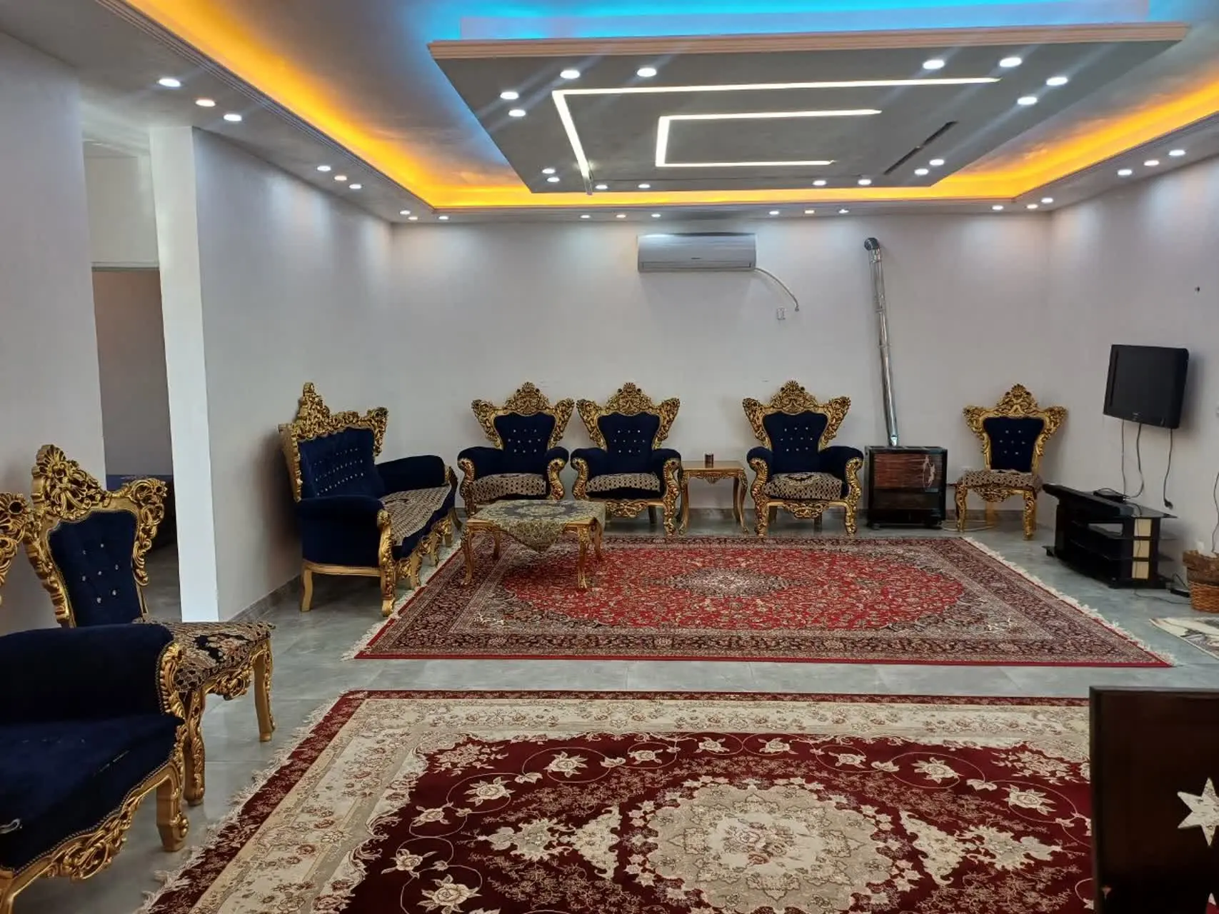 باغ ویلا استخردار هلیا در ملارد