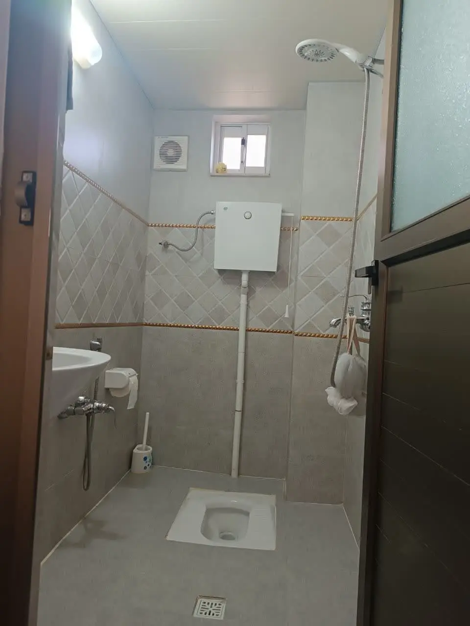 اقامتگاه گردشگری اهورا 