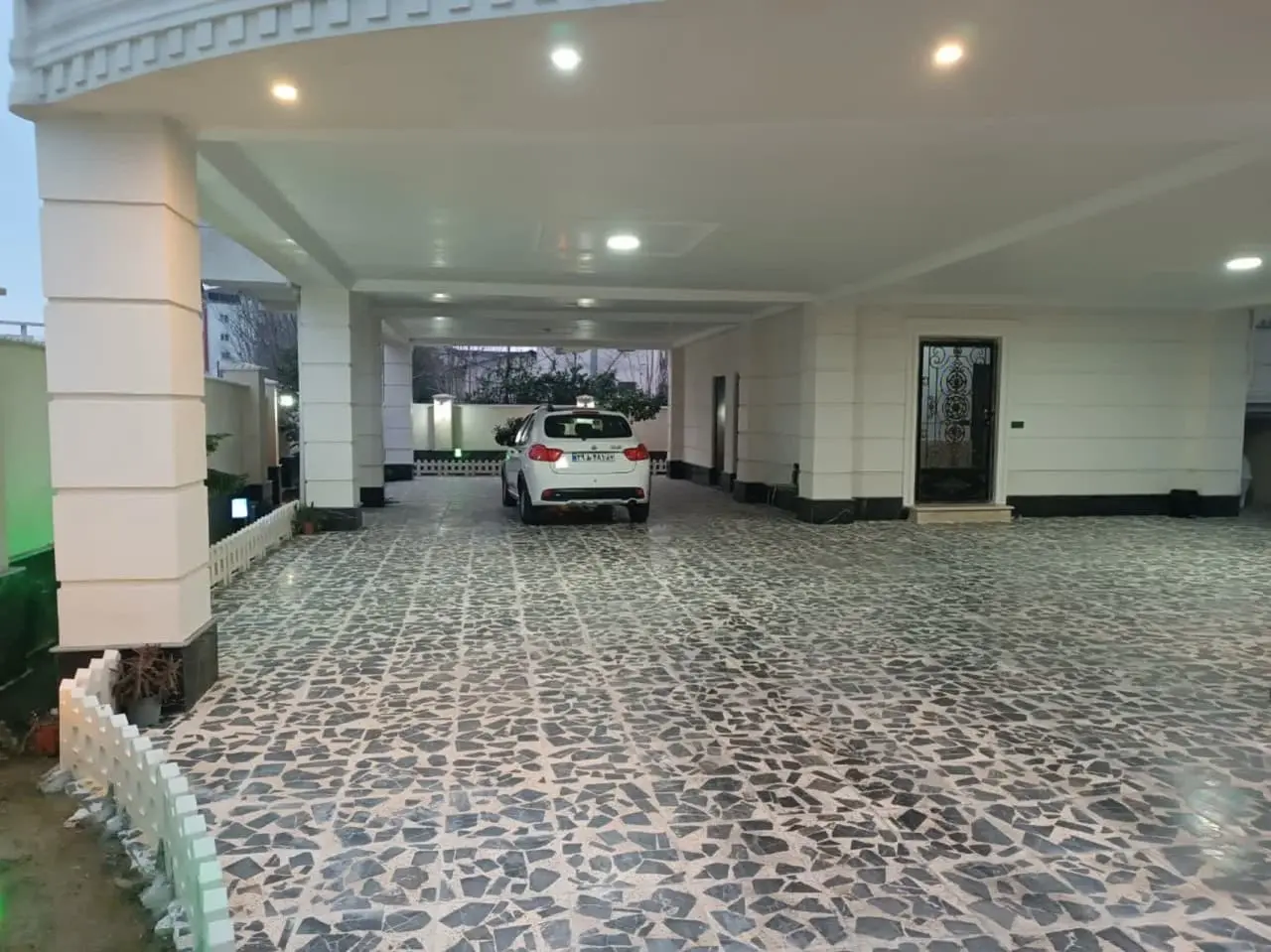 اقامتگاه گردشگری اهورا 
