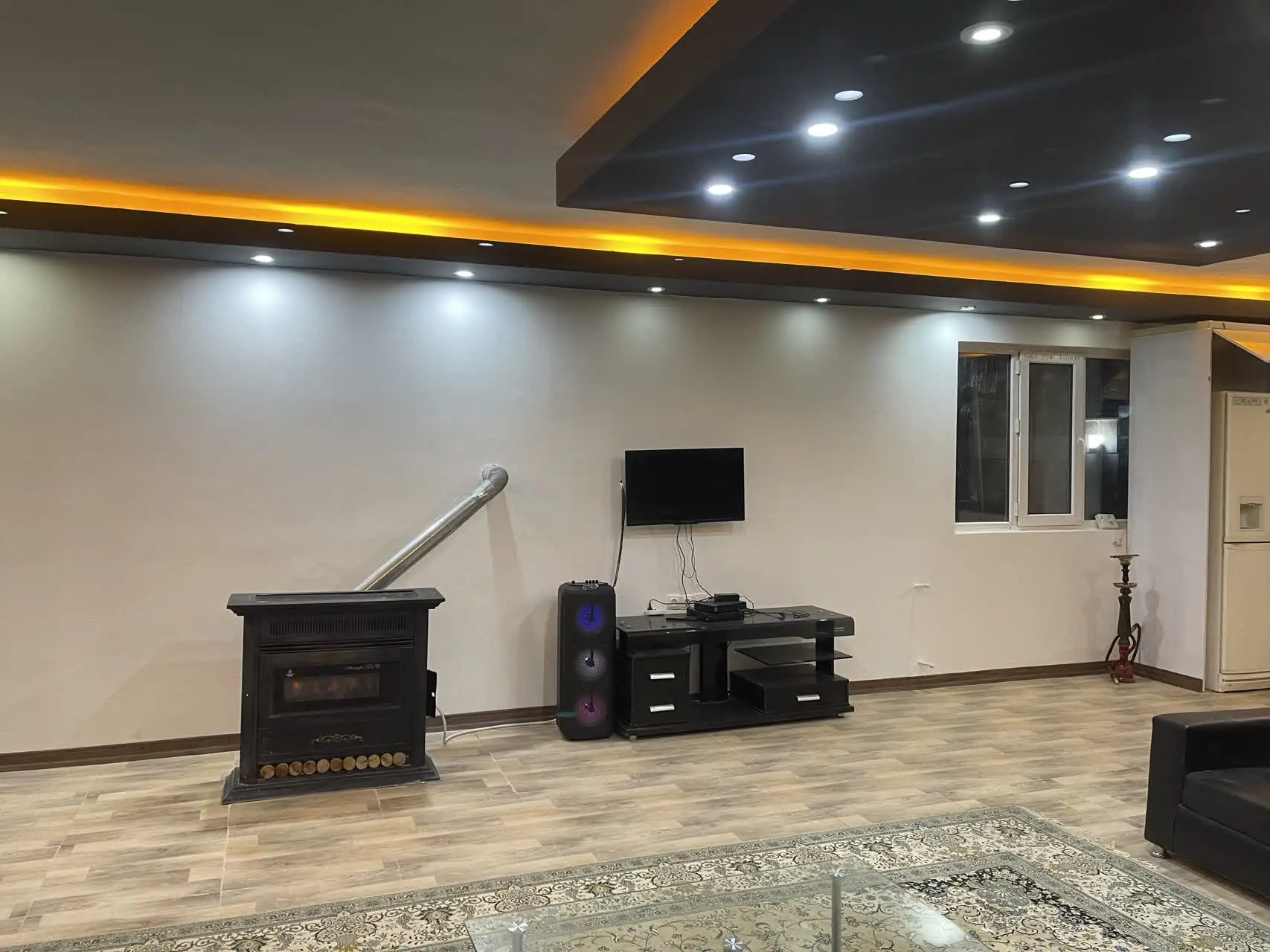 ویلا استخر دار زعفرانیه