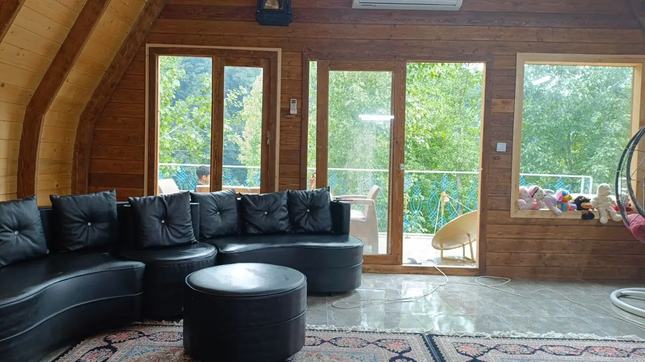کلبه چوبی سوئیسی خان عمو