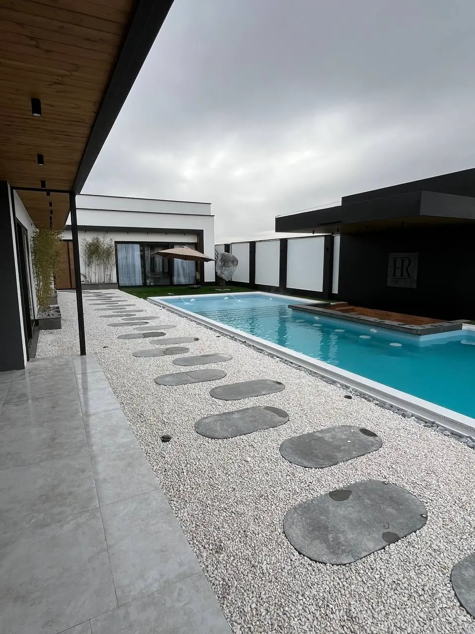 عمارت لوکس و لاکچری عمارت گلستان