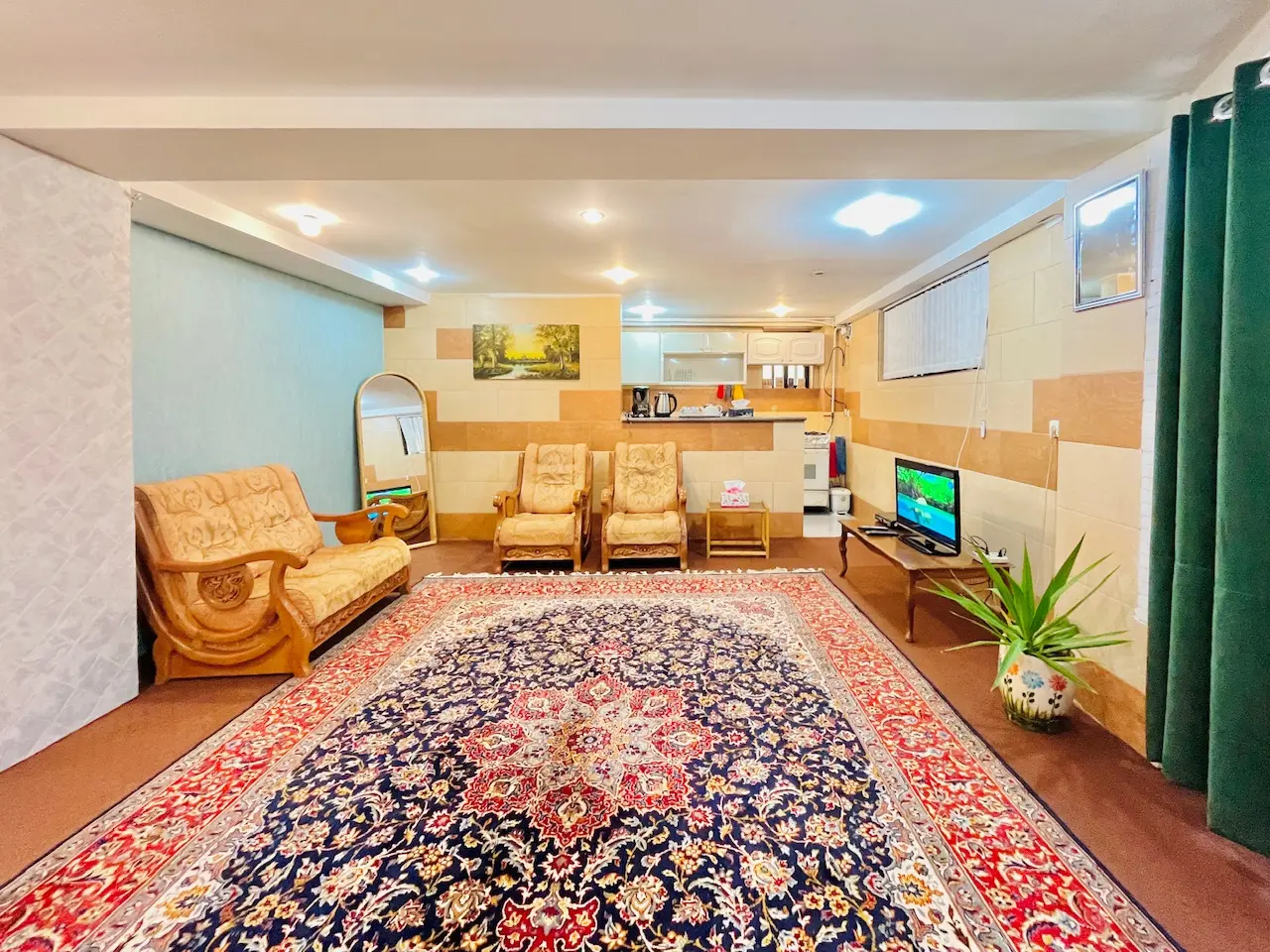 منزل مبله ویلایی دربست با حیاط و پارکینگ اختصاصی