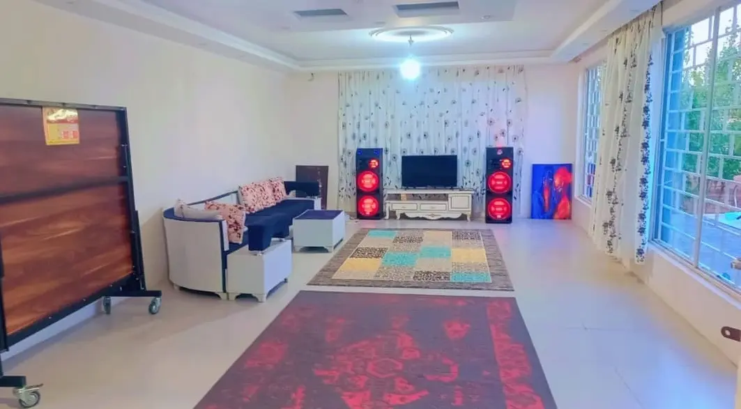 دو خوابه گل نرگس باغ صالح
