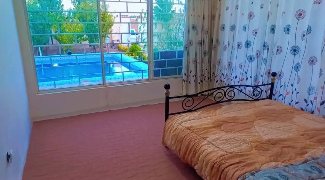 دو خوابه گل نرگس باغ صالح