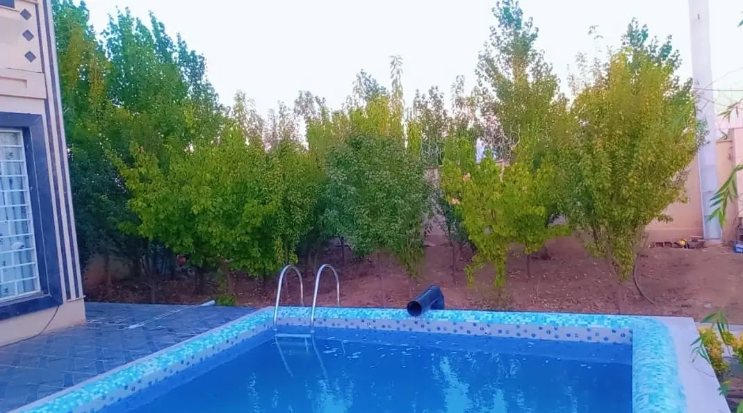دو خوابه گل نرگس باغ صالح