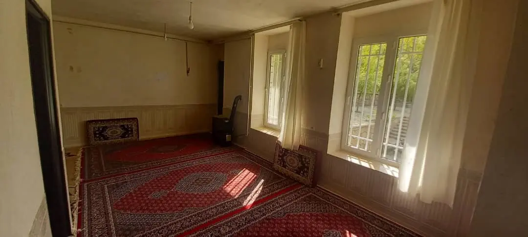 اقامتگاه بوم گردی گل لاله 