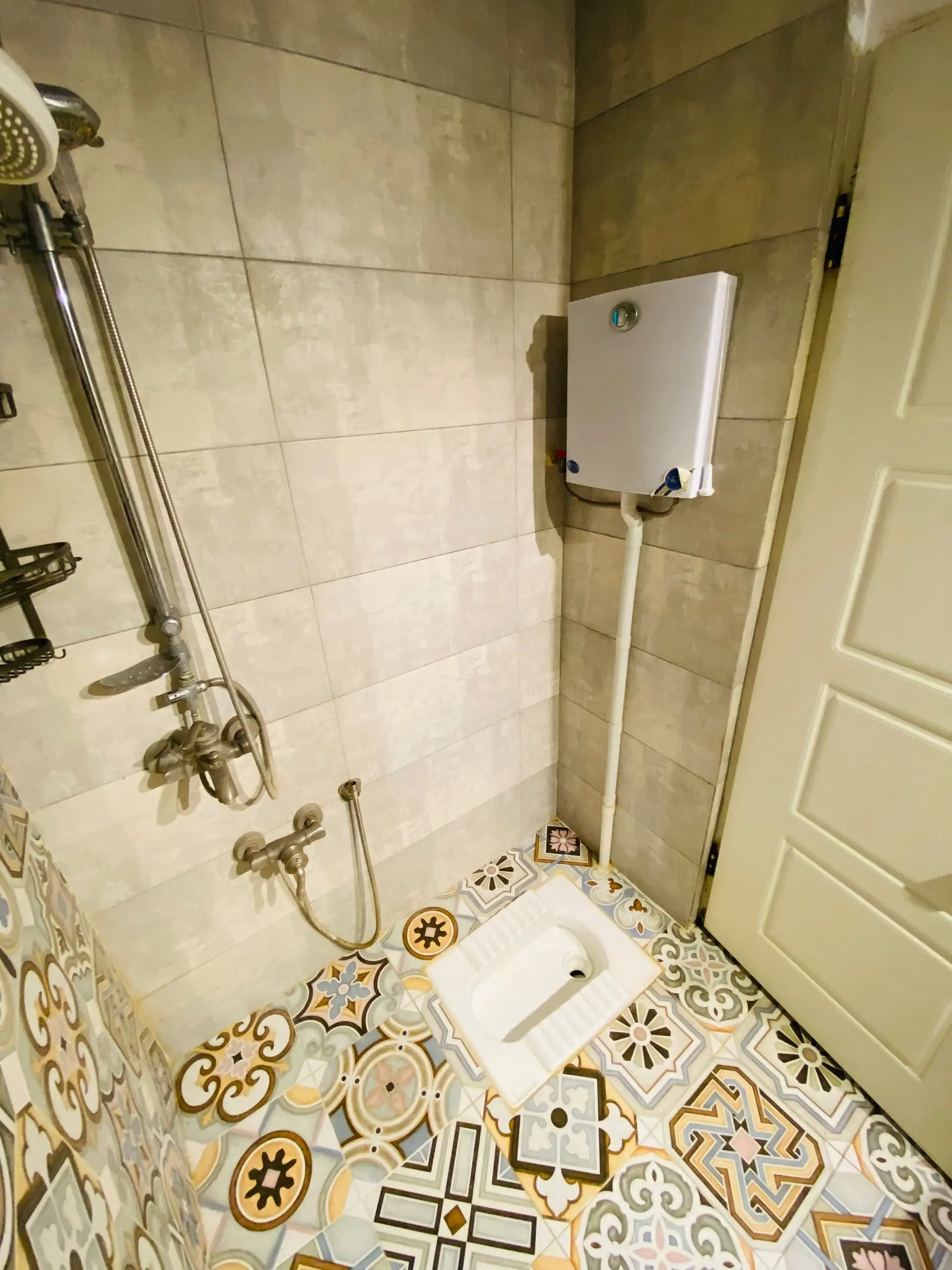 عمارت فانوس استخر جکوزی ساحل اختصاصی