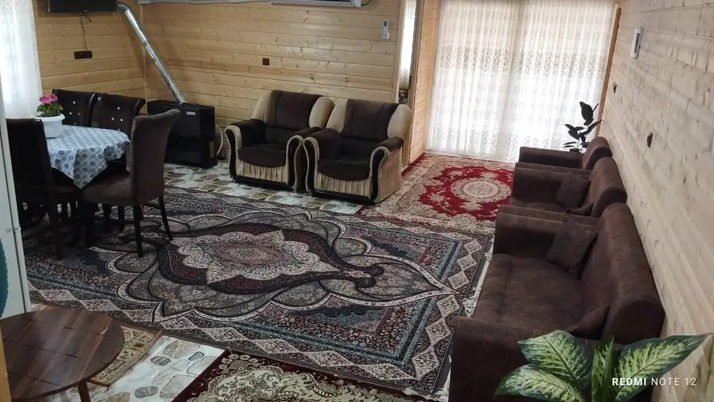 کلبه چوبی شش خوابه مستراستخرداروجکوزی دار