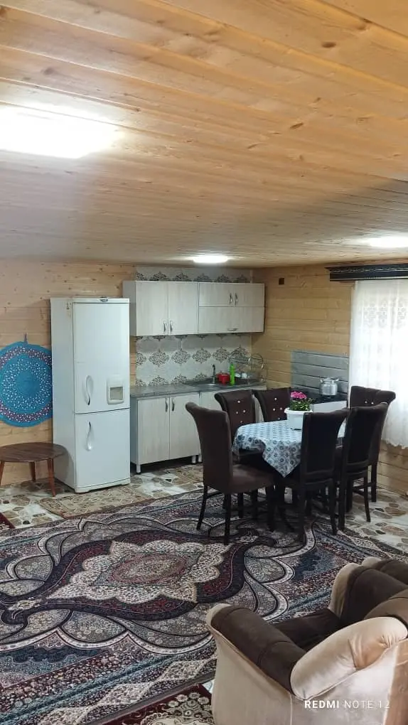 کلبه چوبی شش خوابه مستراستخرداروجکوزی دار
