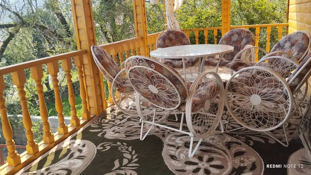 کلبه چوبی شش خوابه مستراستخرداروجکوزی دار