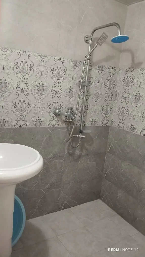 کلبه چوبی شش خوابه مستراستخرداروجکوزی دار
