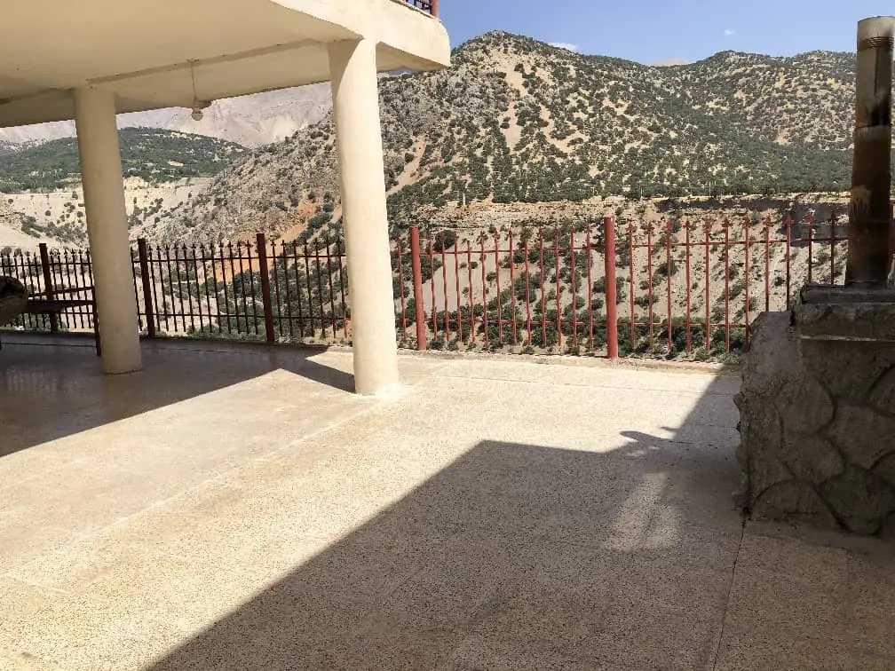 ویلای دوخوابه لبه پرتگاه