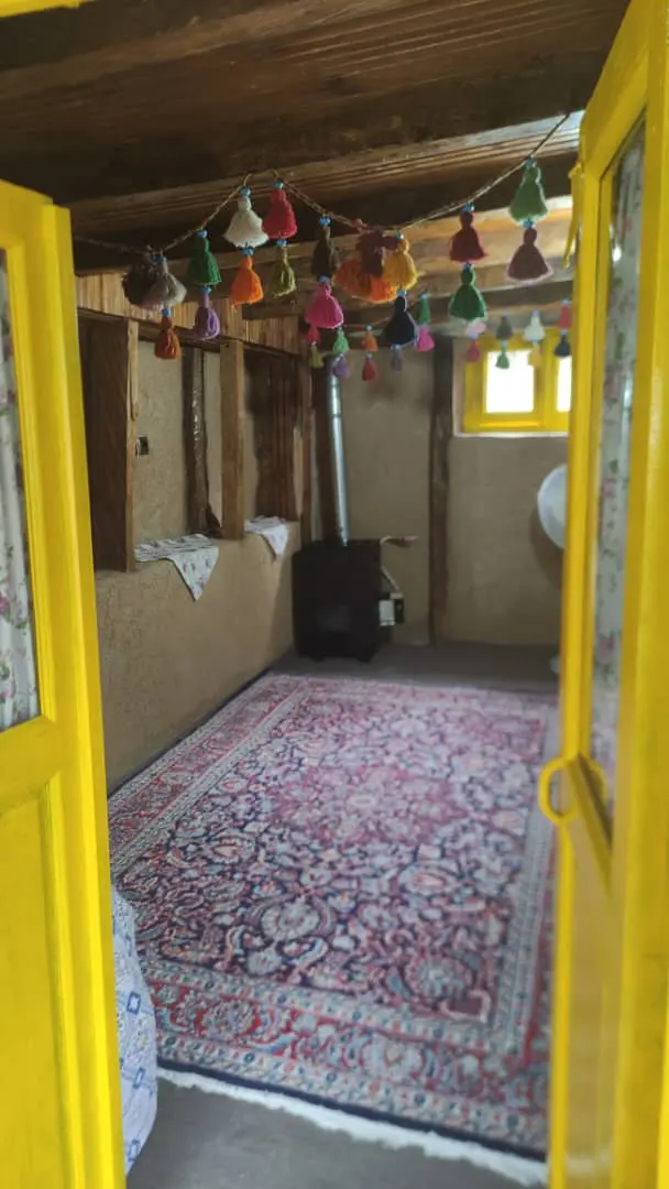 بوم گردی ماه نشین در رودبار