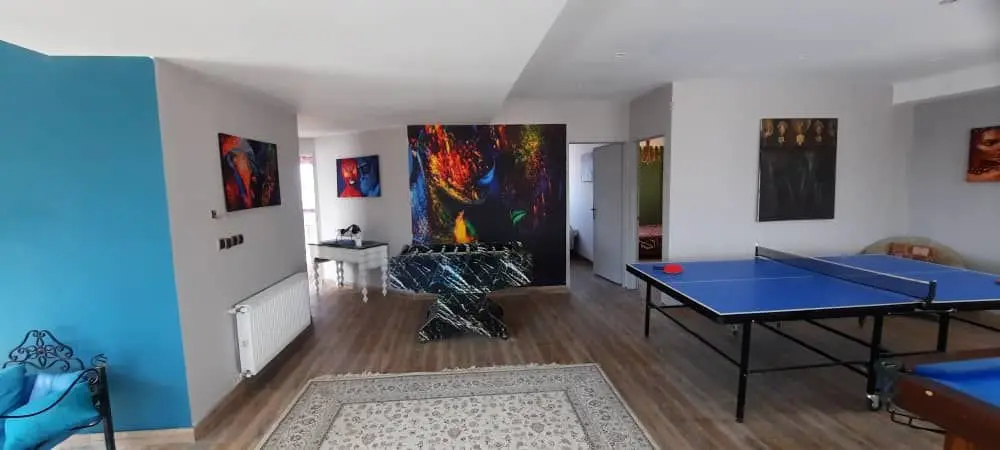 عمارت هوتارو با استخر آبگرم در زعفرانیه
