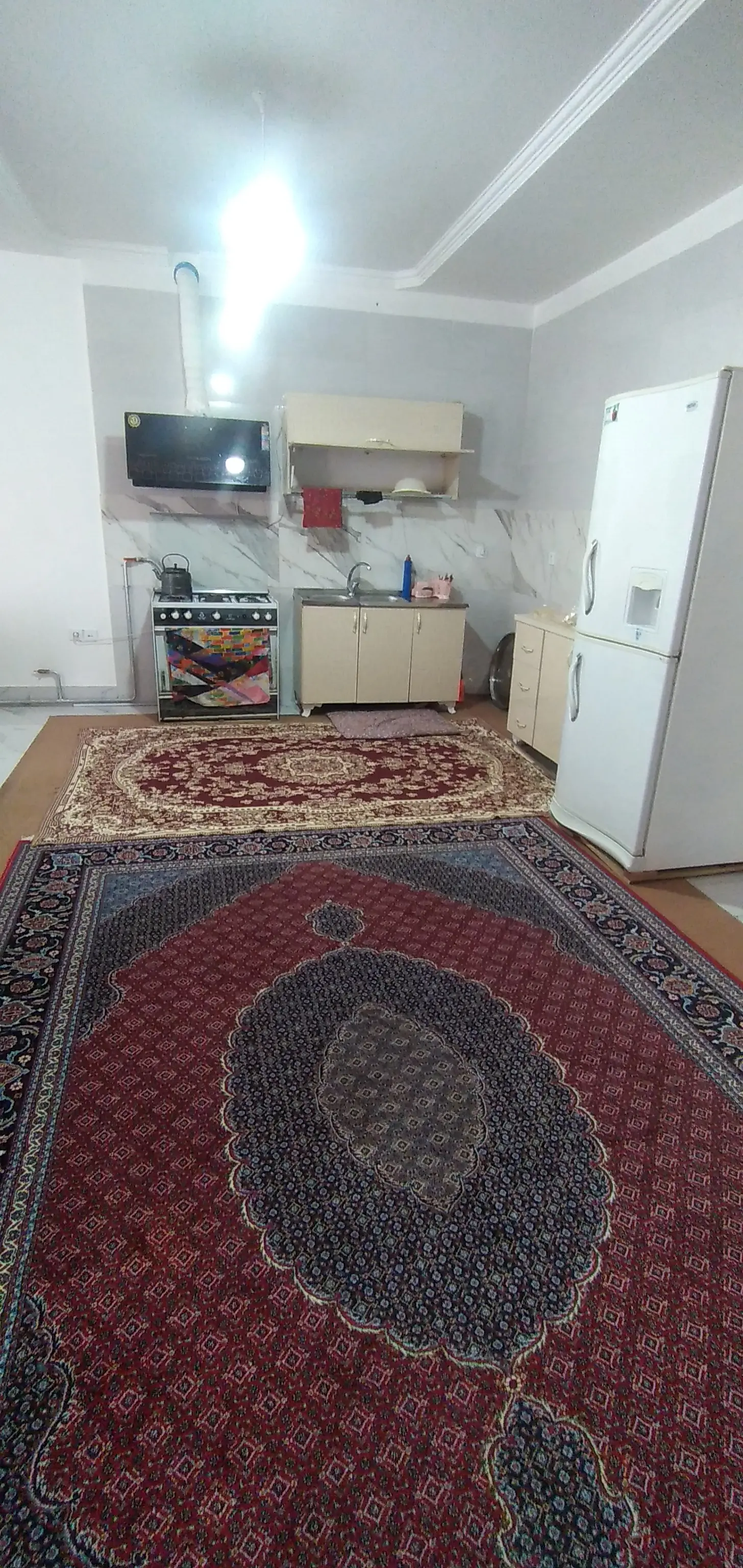 اجاره سوئیت در جلفا دوخوابه با پارکینگ 