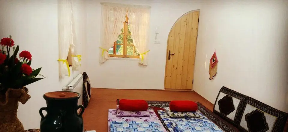 اقامتگاه بومگردی تلار خانه در خمام