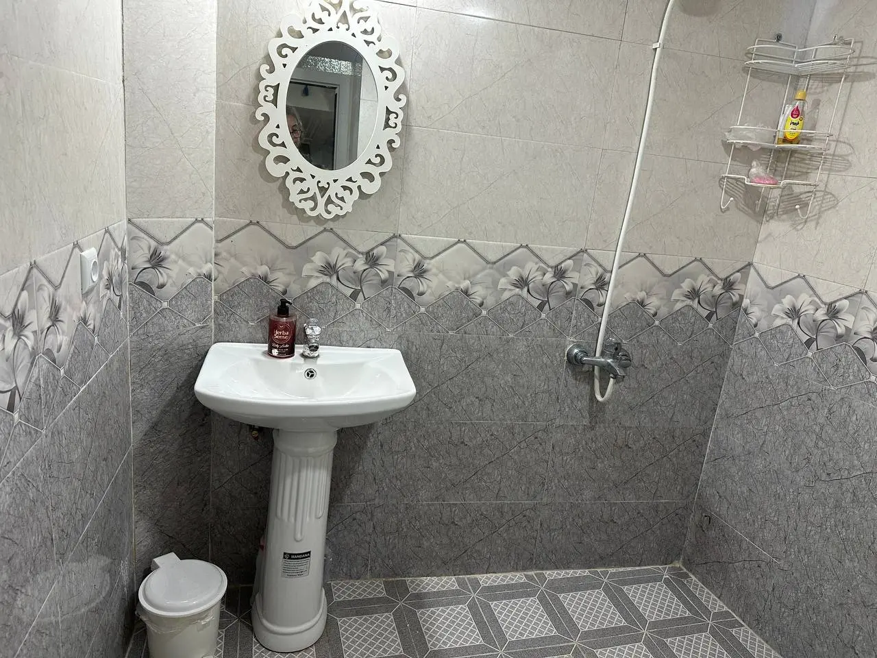 سوییت دربست تکخواب در سبزه میدان رشت