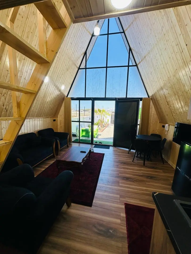 کلبه سوئیسی جکوزی آب گرم و حمام ترکی