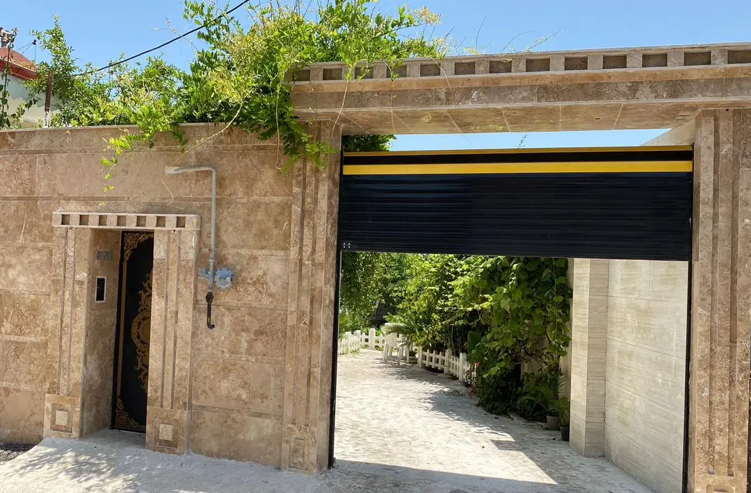 ویلایی تک خواب با حیاط دنج
