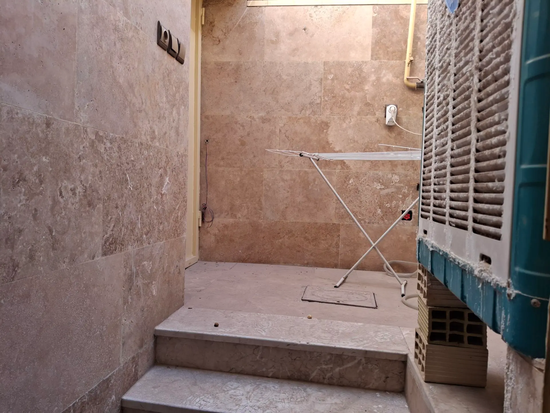 خانه مسافر واحد چهار زیرهمکف 