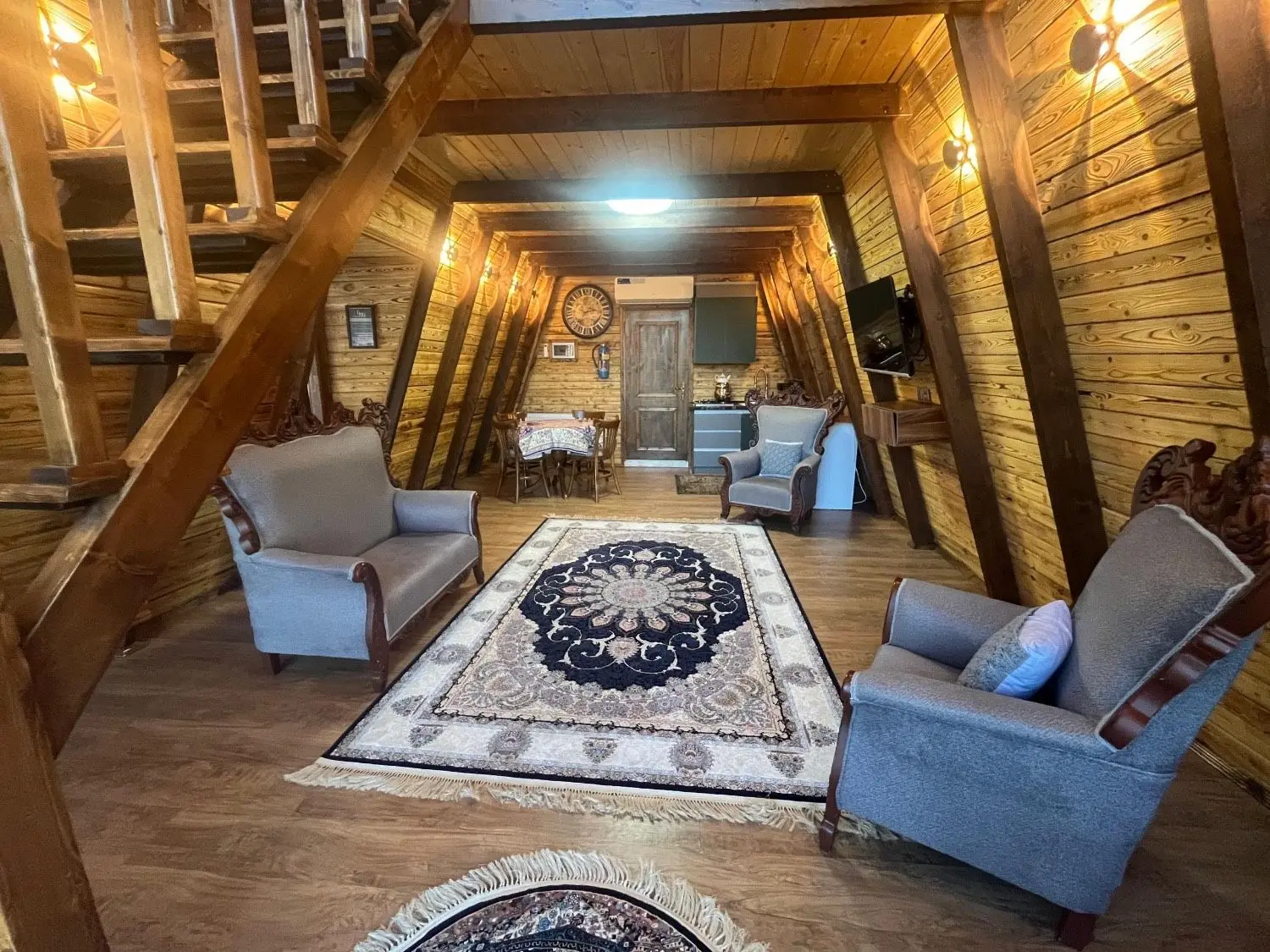 کلبه سوئیسی جکوزی دار رووا