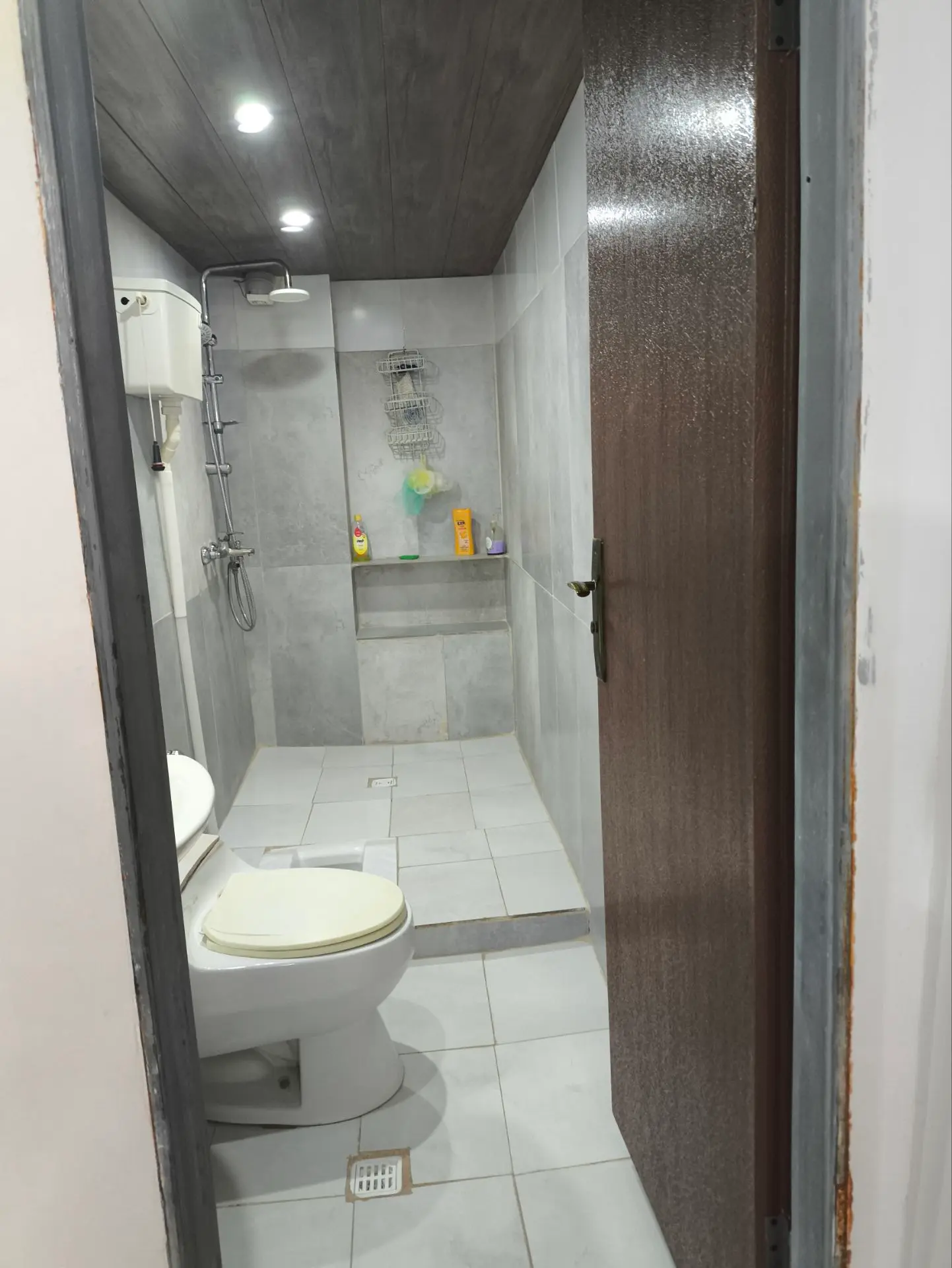 آپارتمان دو خوابه تمیز