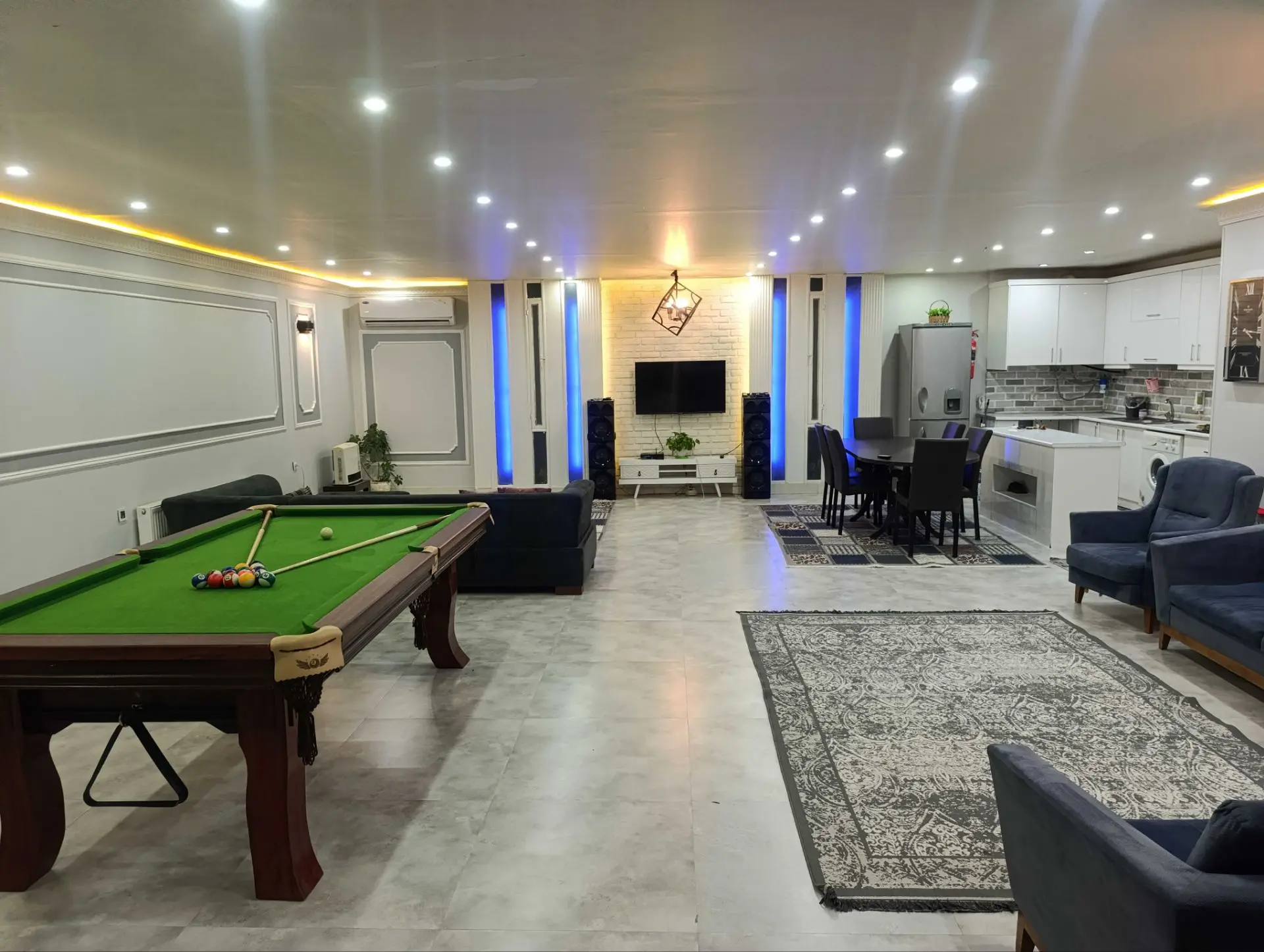 باغ ویلا استخردار دوخوابه (عمارت سفید)