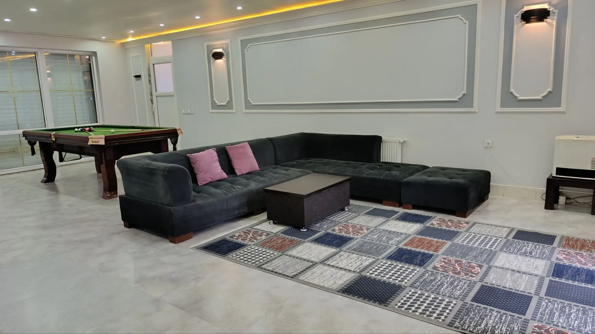 باغ ویلا استخردار دوخوابه (عمارت سفید)